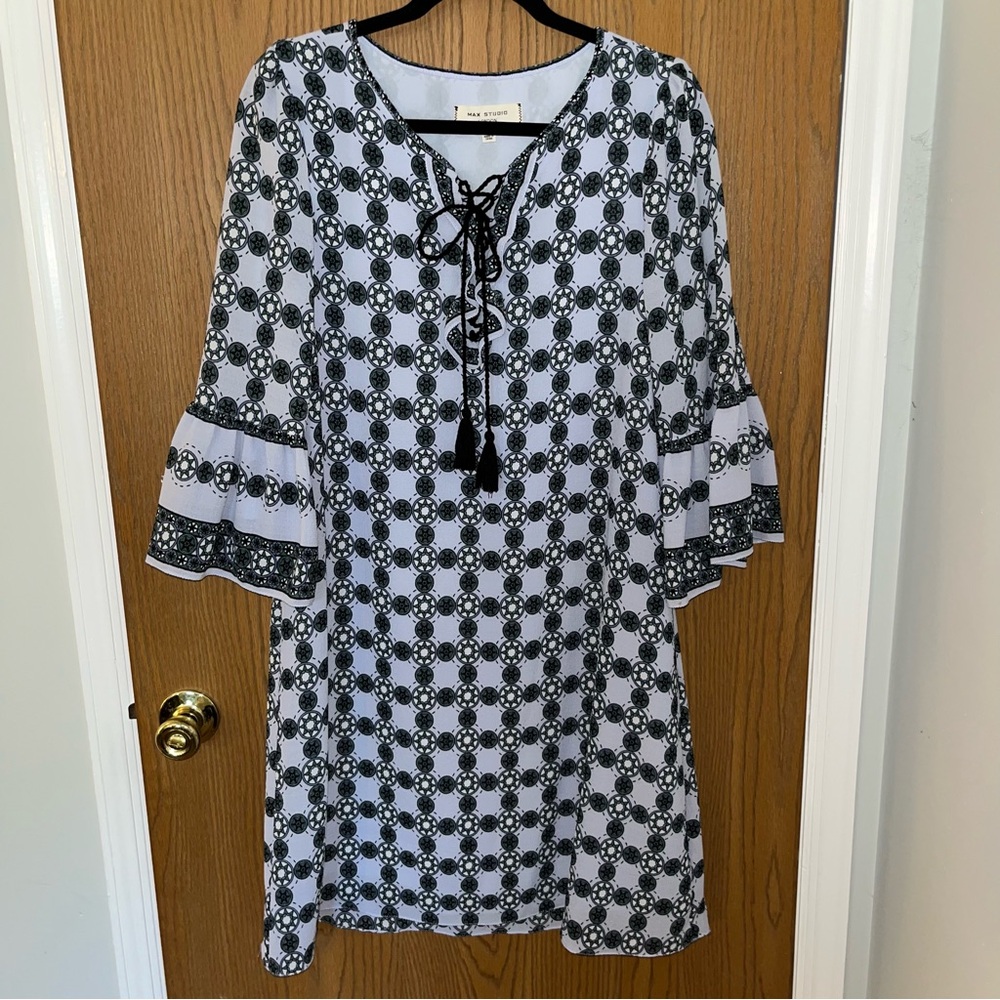 Max Studio Black and White Midi Shift Dress with Bell Sleeves and Tie Front